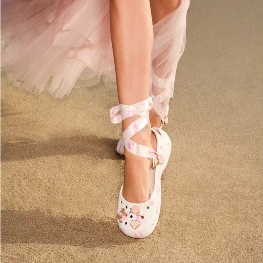 NIB The LoveShackFancy x CROCS Classic Ballet Flat in Oyster - W9